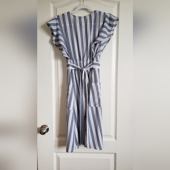 Monteau  Blue and white stripes, Size Large (Medium). - Picture 2 of 4